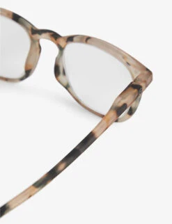 IZIPIZI Letmesee #E Square-frame Reading Glasses +1.00 9 IZIPIZI Letmesee #E Square-frame Reading Glasses +1.00 -Glam Pouch Store R03836227 LIGHTTORTOISE ALT03