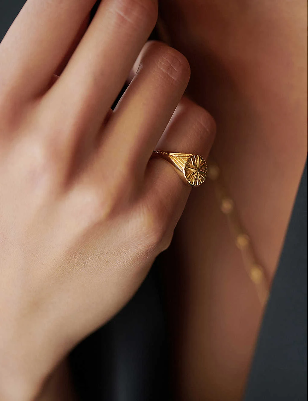 North Star 22ct Yellow Gold-plated Sterling Silver Signet Ring 4 North Star 22ct Yellow Gold-plated Sterling Silver Signet Ring - Image 2