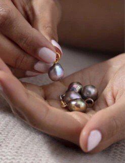 Nura Sterling Silver And Baroque Pearl Pendant -Glam Pouch Store R03909133 WHITE ALT02